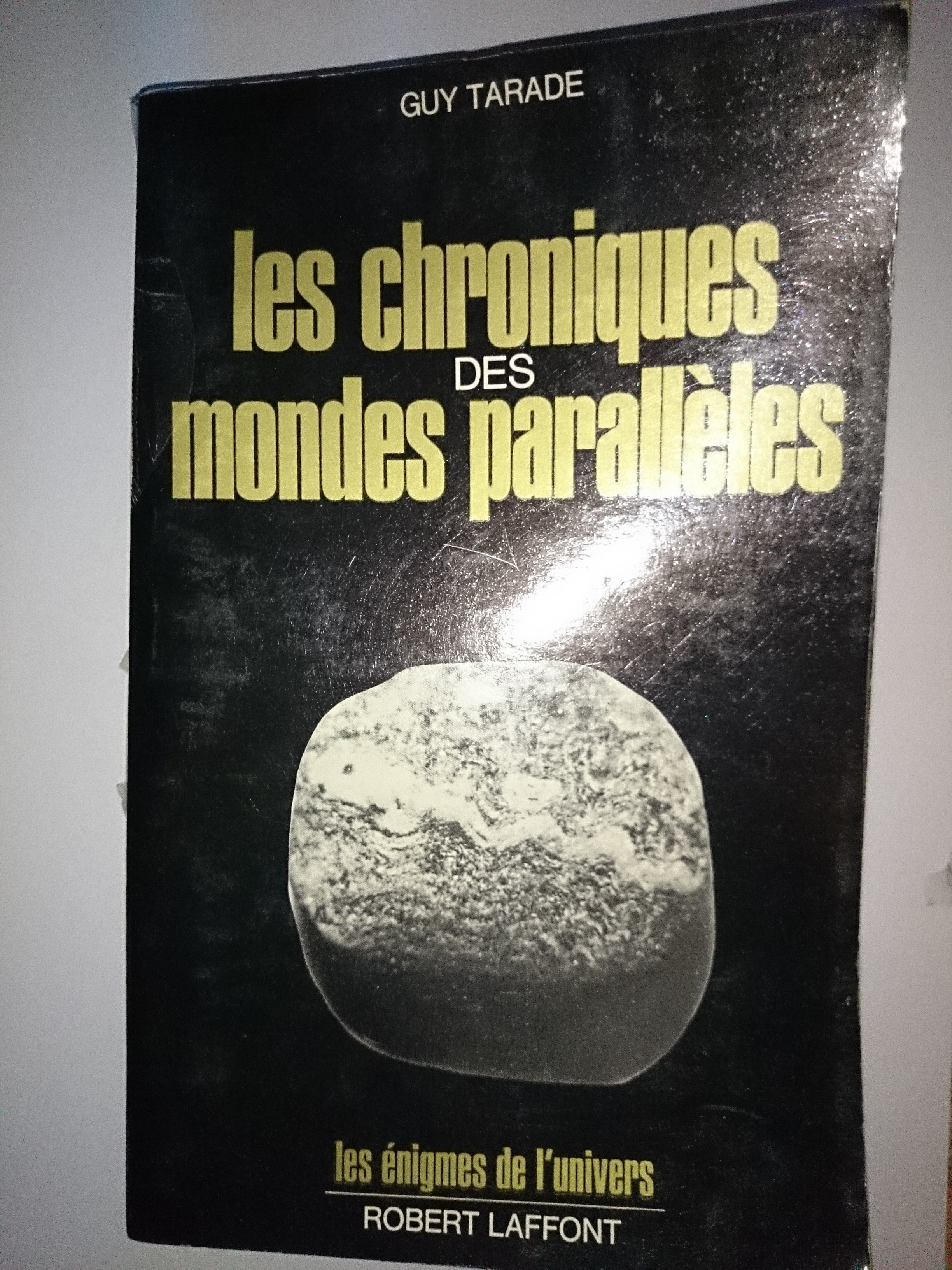 livre les chroniques des mondes parallèles