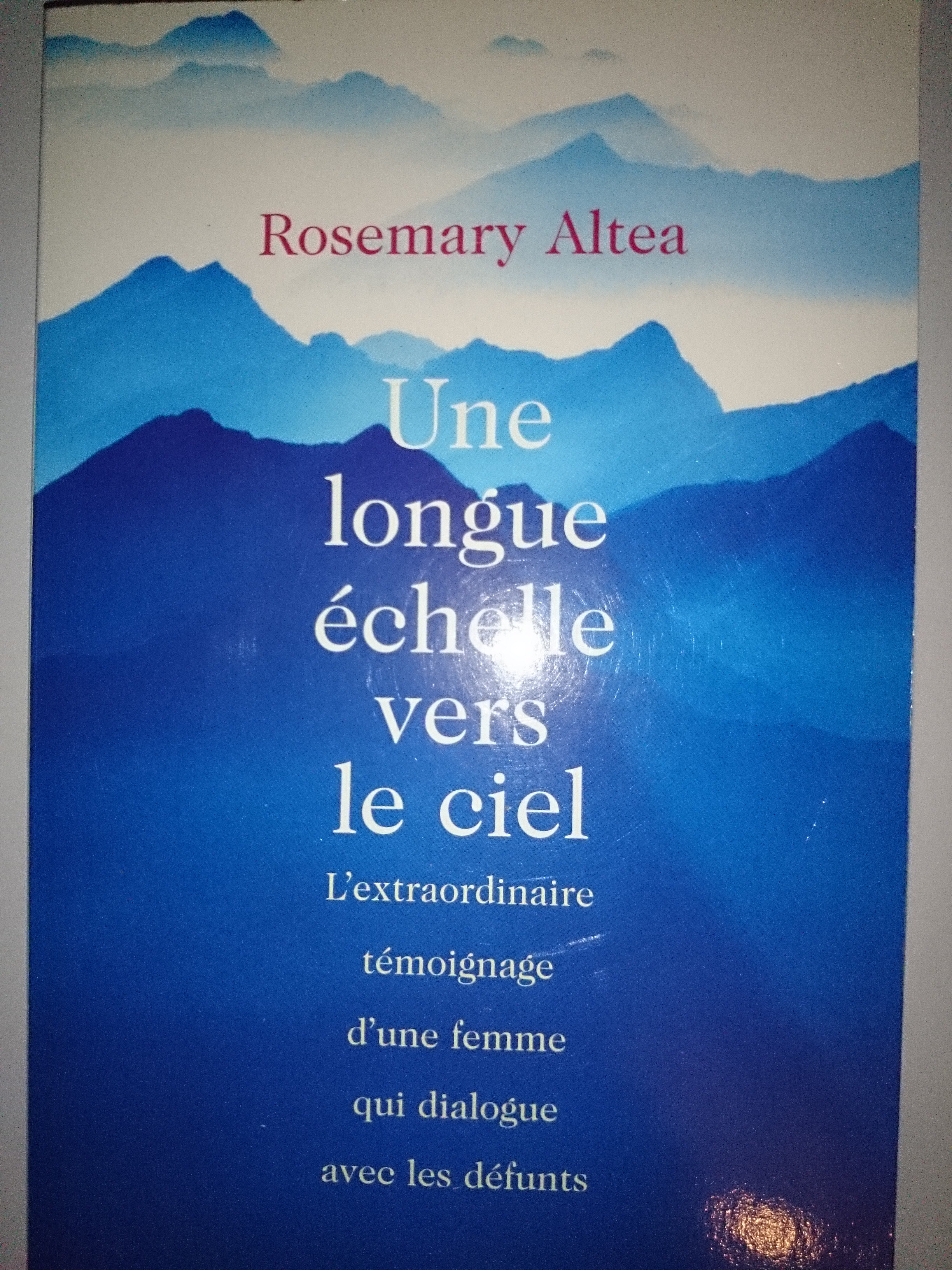 livre une longue échelle vers le ciel