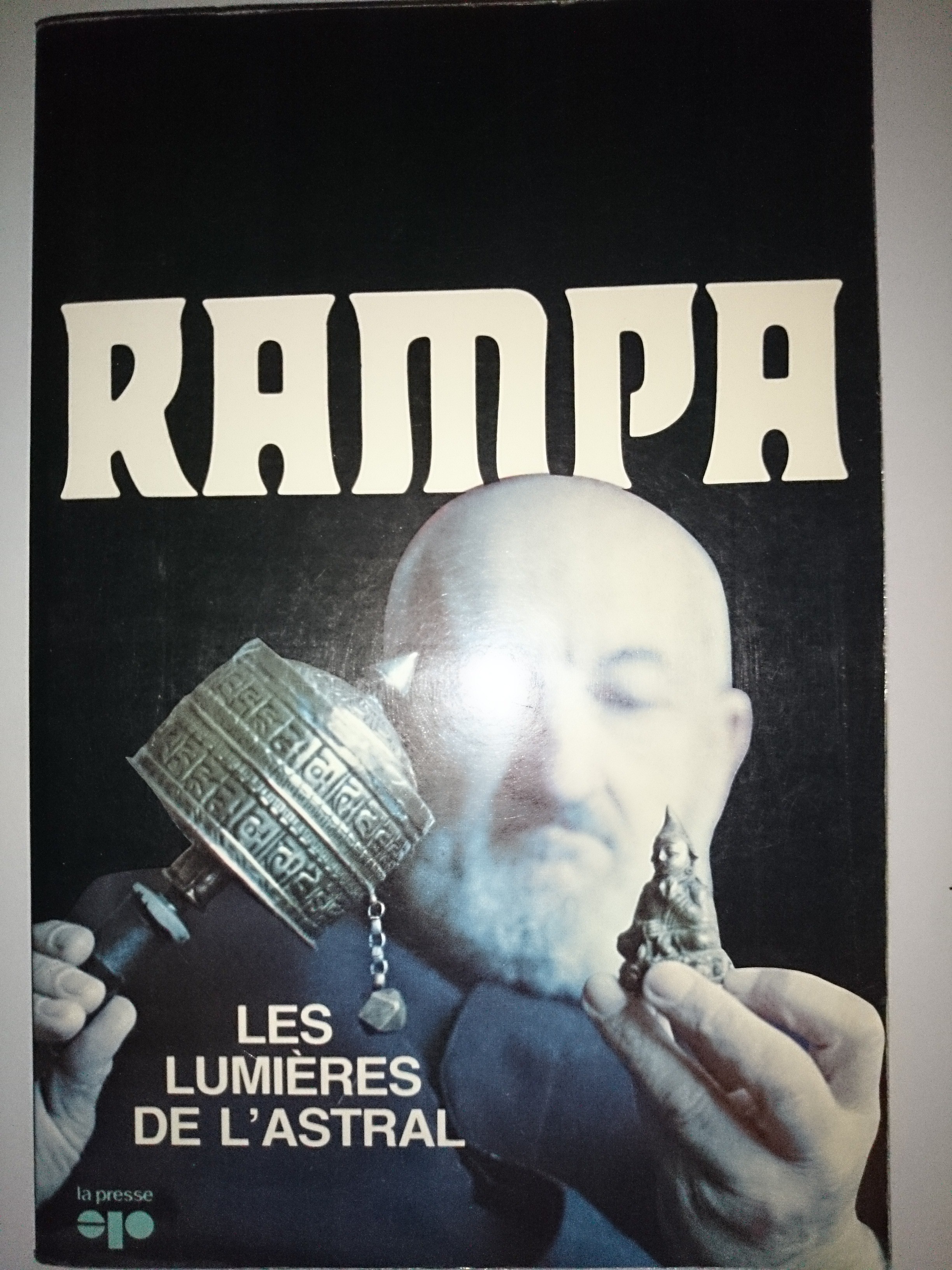 livre rampa les lumières de l'astral