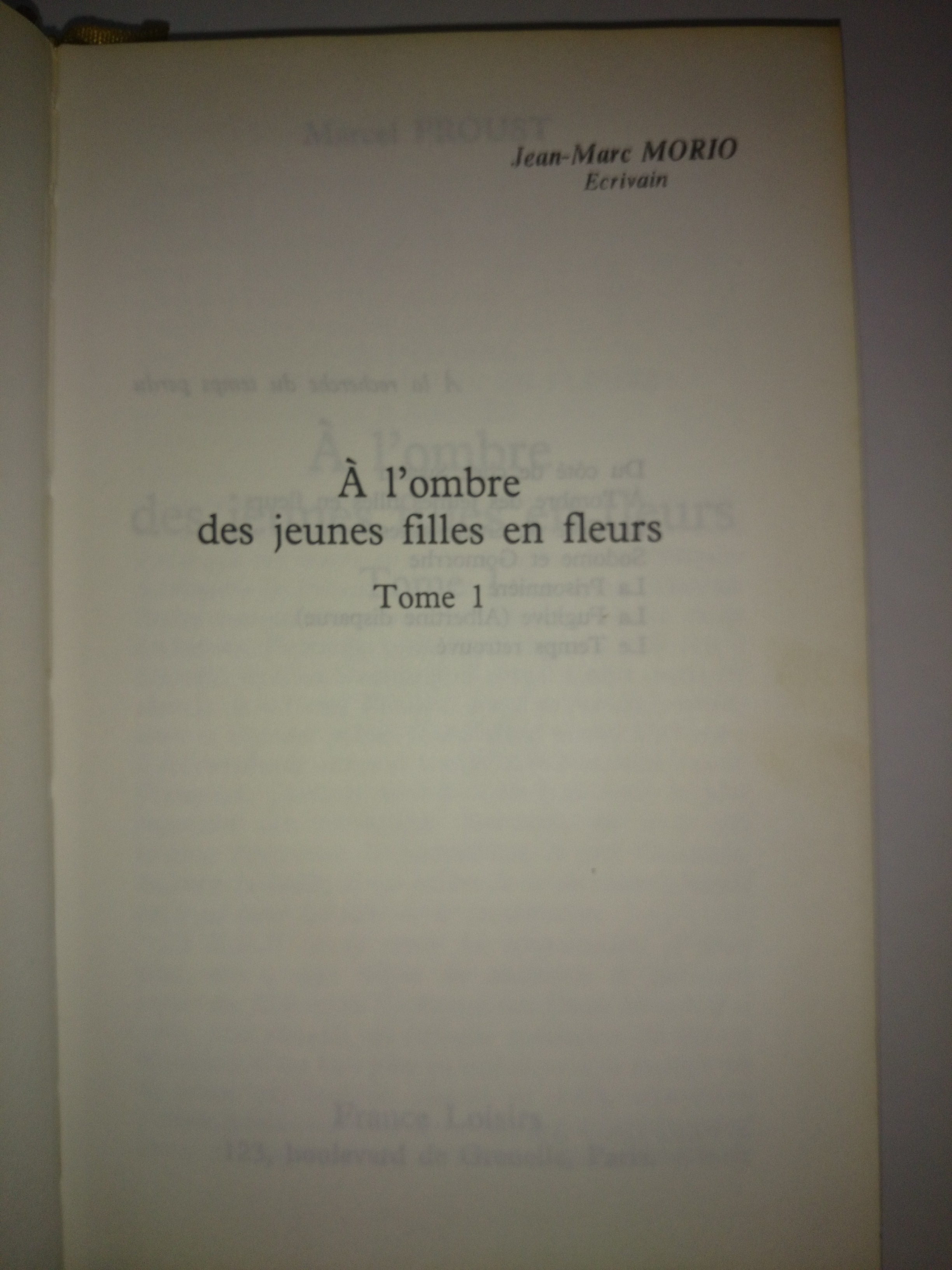 livre à l'ombre des jeunes filles en fleurs tome 1